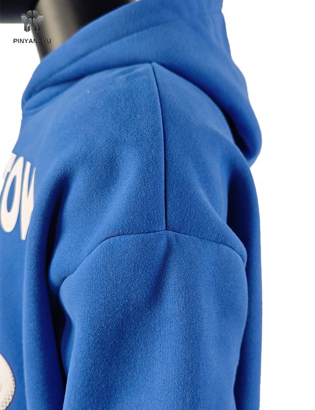 Moletom com capuz com serigrafia e design de logotipo colorido