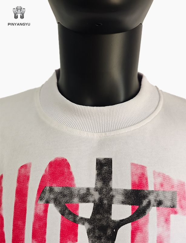 Camiseta personalizada quadrada e serigrafia